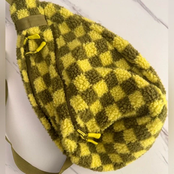 No Boundaries Green Checkered Sling Bag - Picture 3 of 8